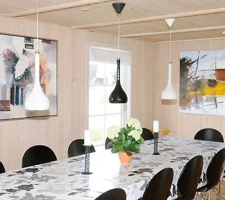 Ferienhaus Six-bedroom Holiday In 5
